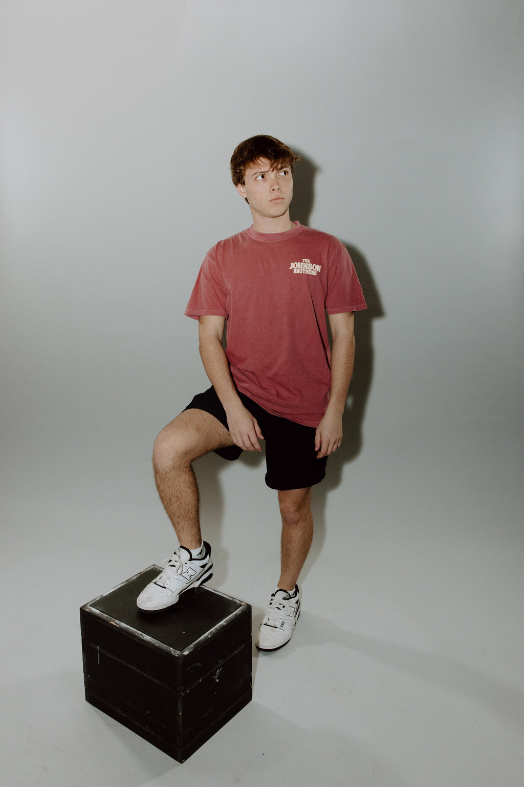 THE JOHNSON BROTHER T – Red