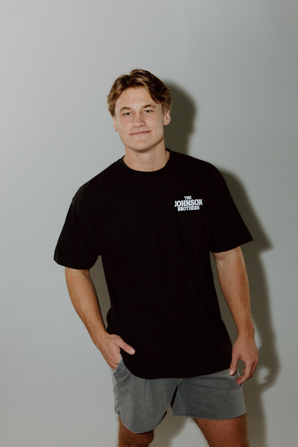 THE JOHNSON BROTHER T – Black